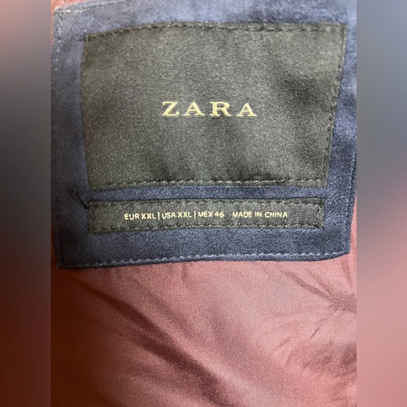 ❌SOLD ❌
Zara Men’s Quilted Transitional Leather Jacket in Navy Blue - Picture 10 of 10